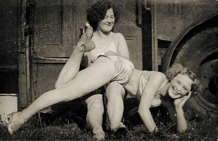 Brazilian lesbian spanking