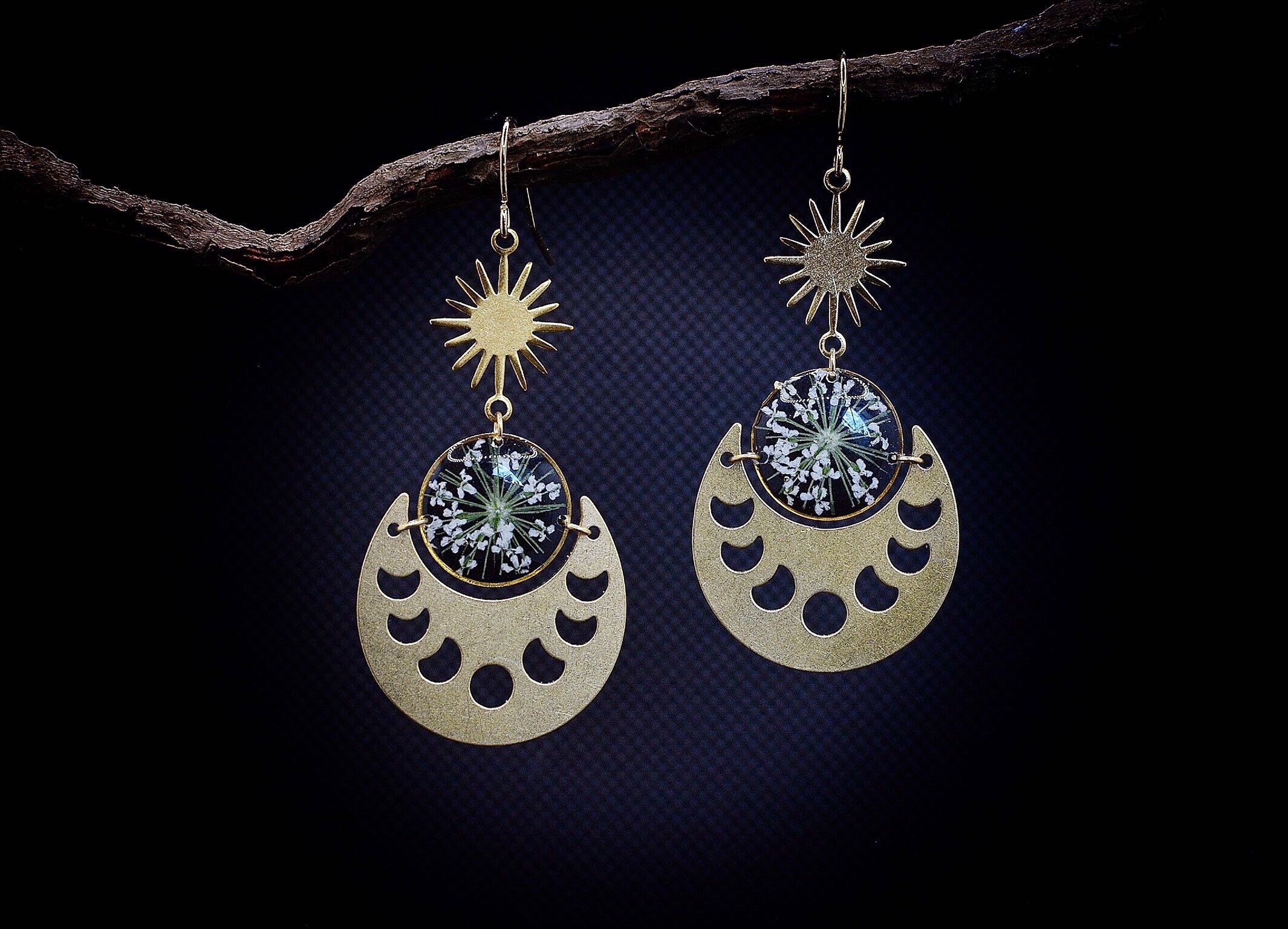 Moon Phase Earrings/Moon Dangle Earrings/Gift For Her/Pressed Flower Jewelry/Moon Jewelry/Celestial Earrings/Boho Jewelry/
