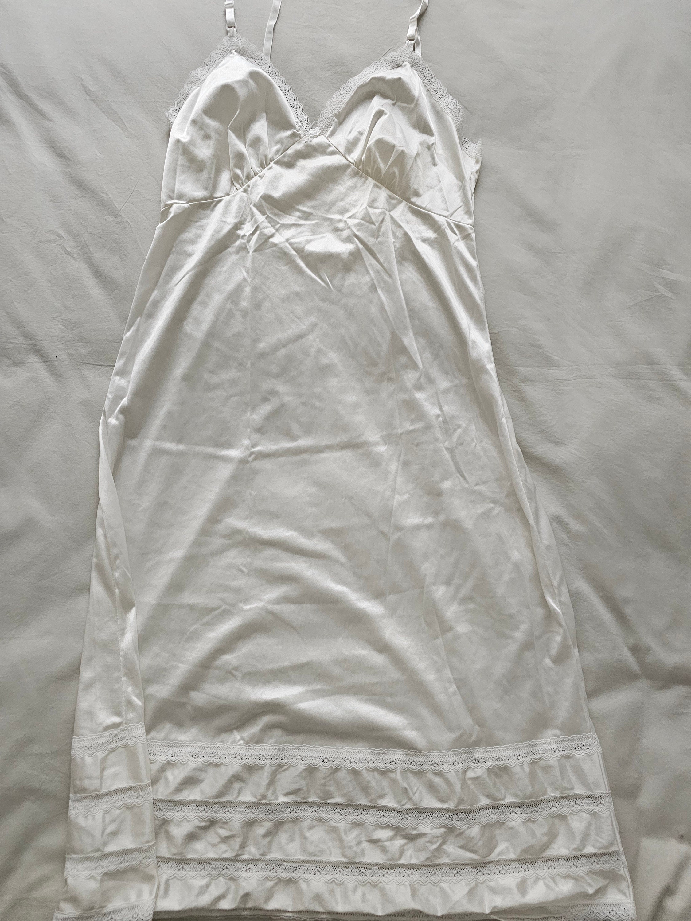 Full Slip Petticoat By Vanity Fair Lingerie Size 12 Gem