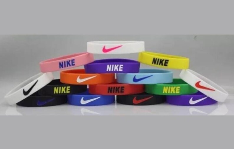 Браслет управления Wristband Remote Accessory купить со скидкой в секс шопе  Вибраторы  Классические