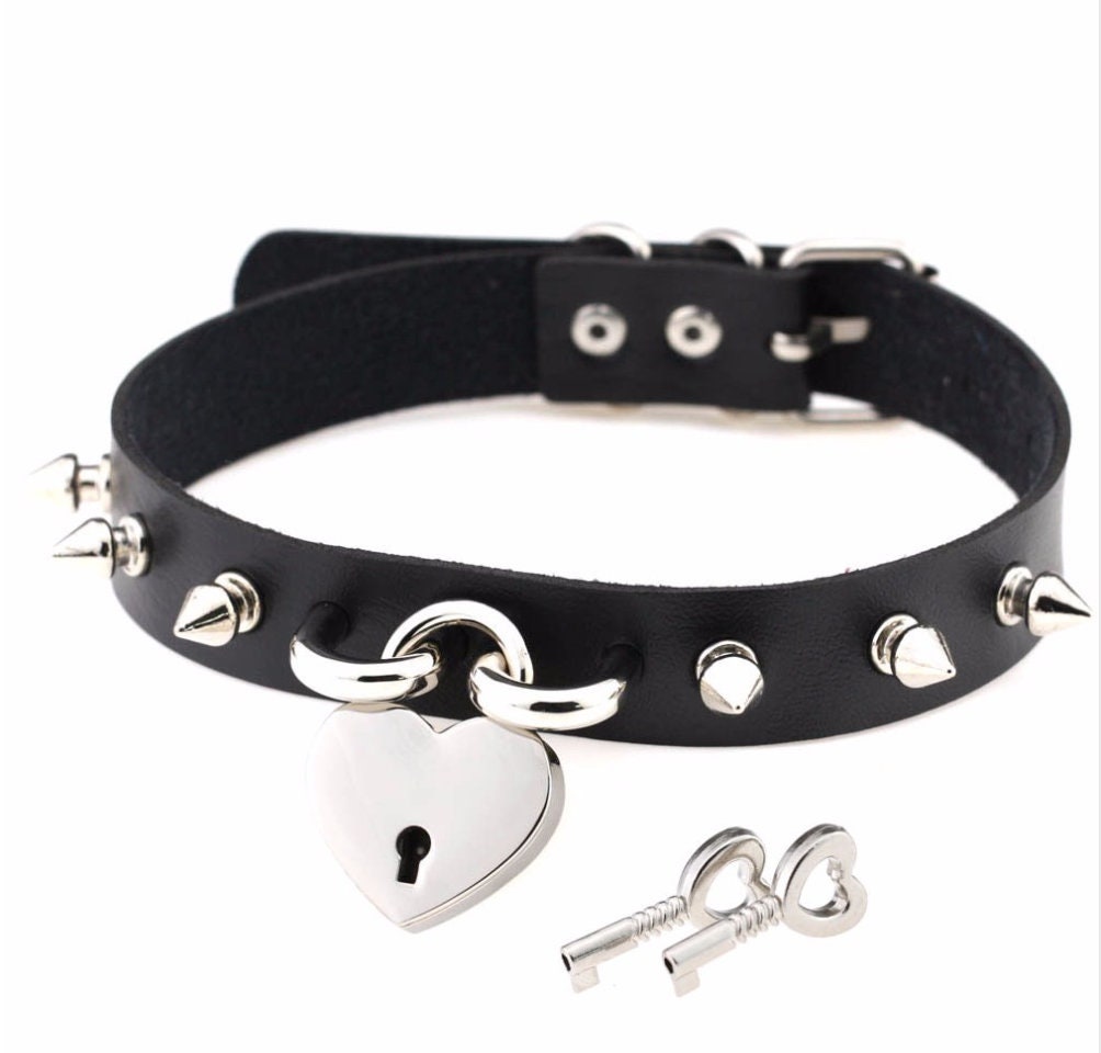 Чокер «Готика-15» со стразами купить со скидкой в секс шопе  Фетиш и BDSM  Ошейники, поводки