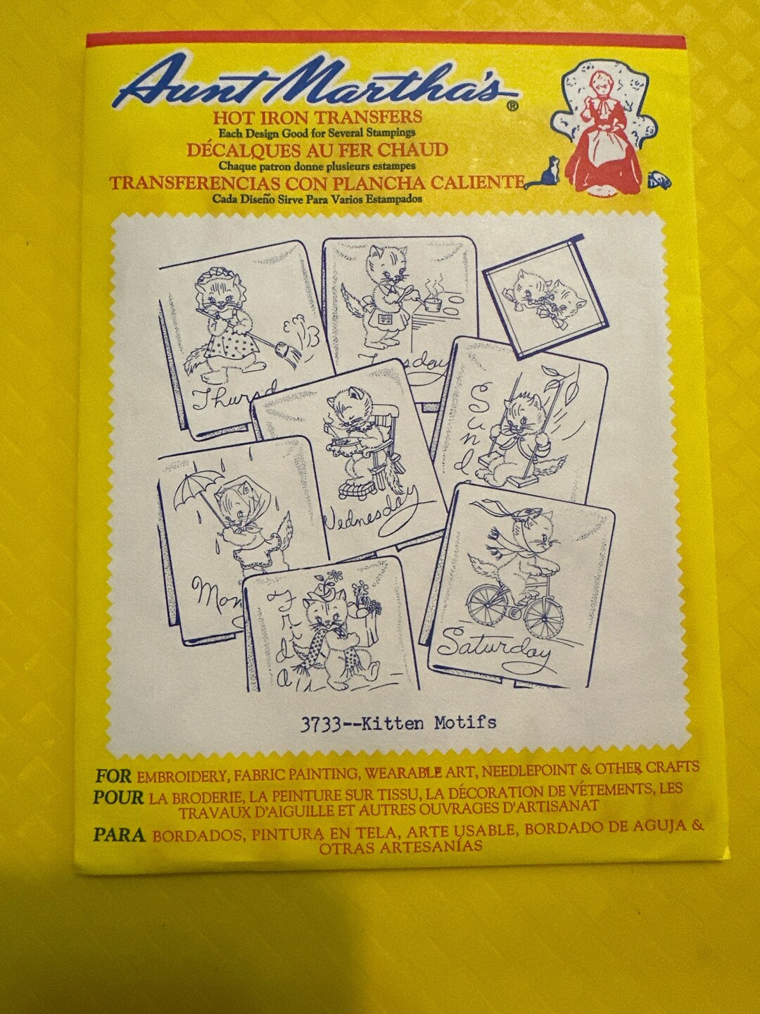Vintage Unopened Aunt Marthas Hot Iton Transfers Birds For Kitten Motifs Days Of The Week