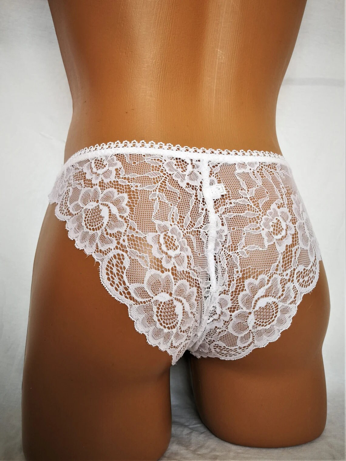 Трусики SoftLine кружевные, белые, S/L 225020/591/5 - Soft Line collection - Трусики-стринги - Купить