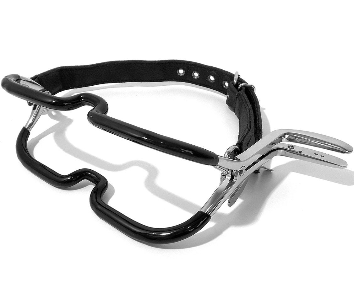 Кляп фаллос Master Series Face Fuсk Strap On Mouth Gag, черный XR Brands AD784 - XR Brands - Кляпы шары - Купить