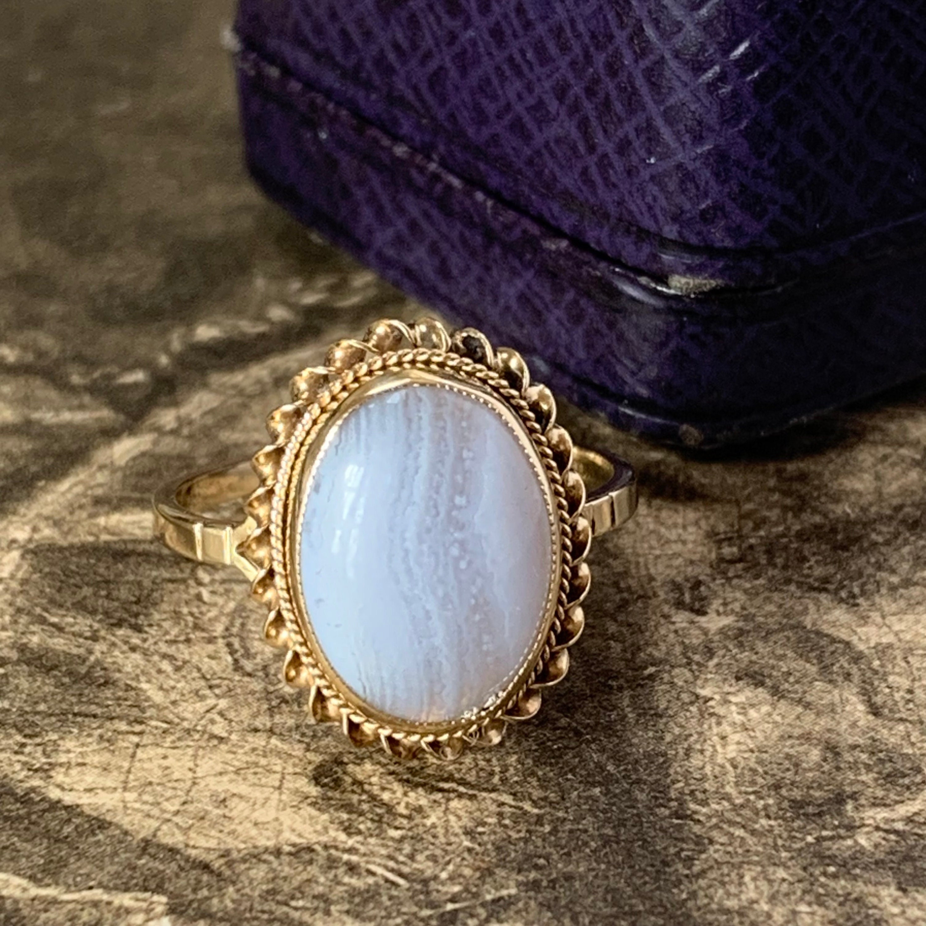 1970S Vintage 9Ct Gold Pale Grey Lace Agate Ring. A Dazzling Cocktail Dress Accessory With The Timeless Appeal Of Jewellery