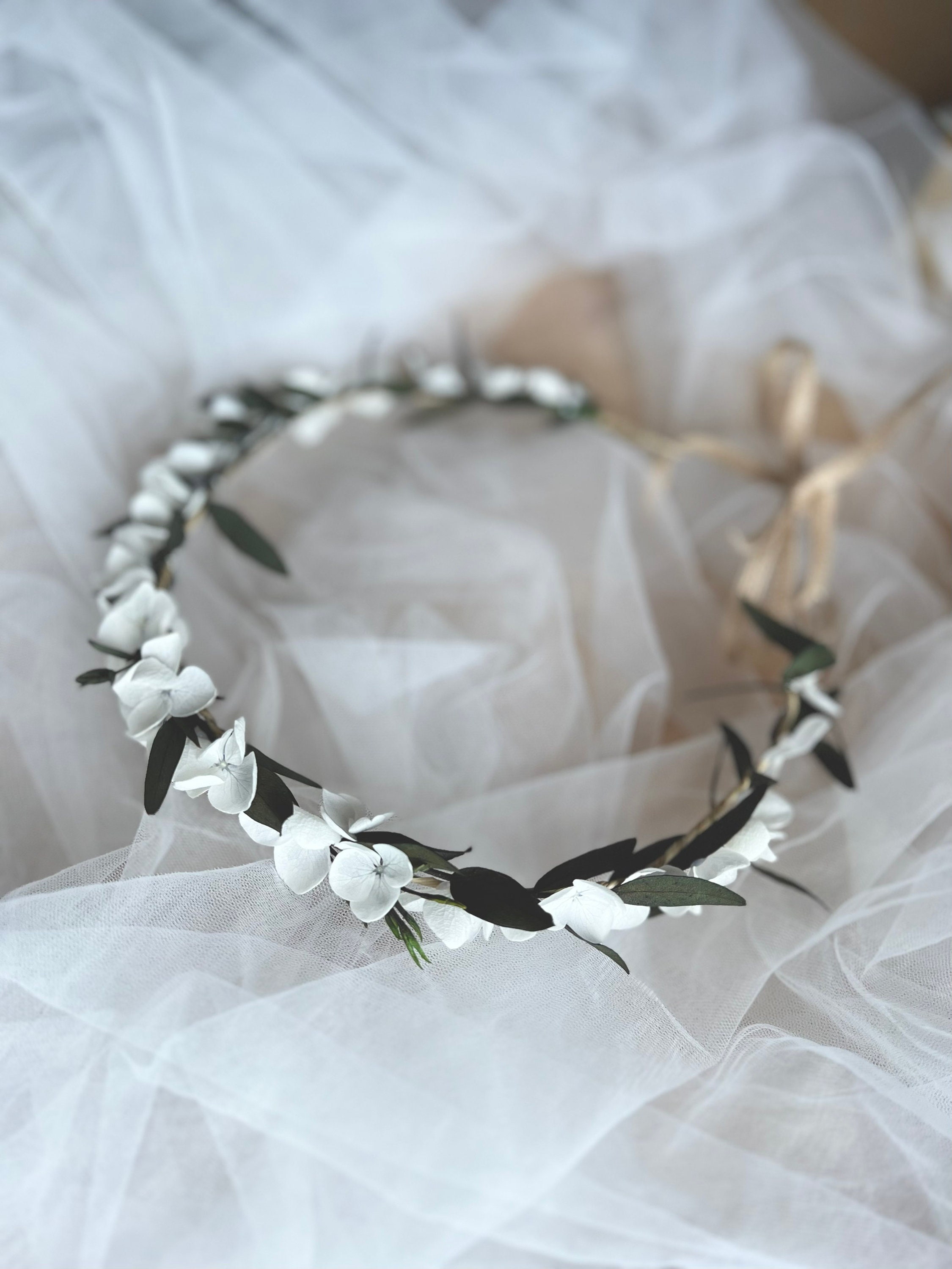 White & Green Wedding Flower Headband, Eucalyptus Minimal Tiny Hair Wreath, Bridal Dried Crown Piece