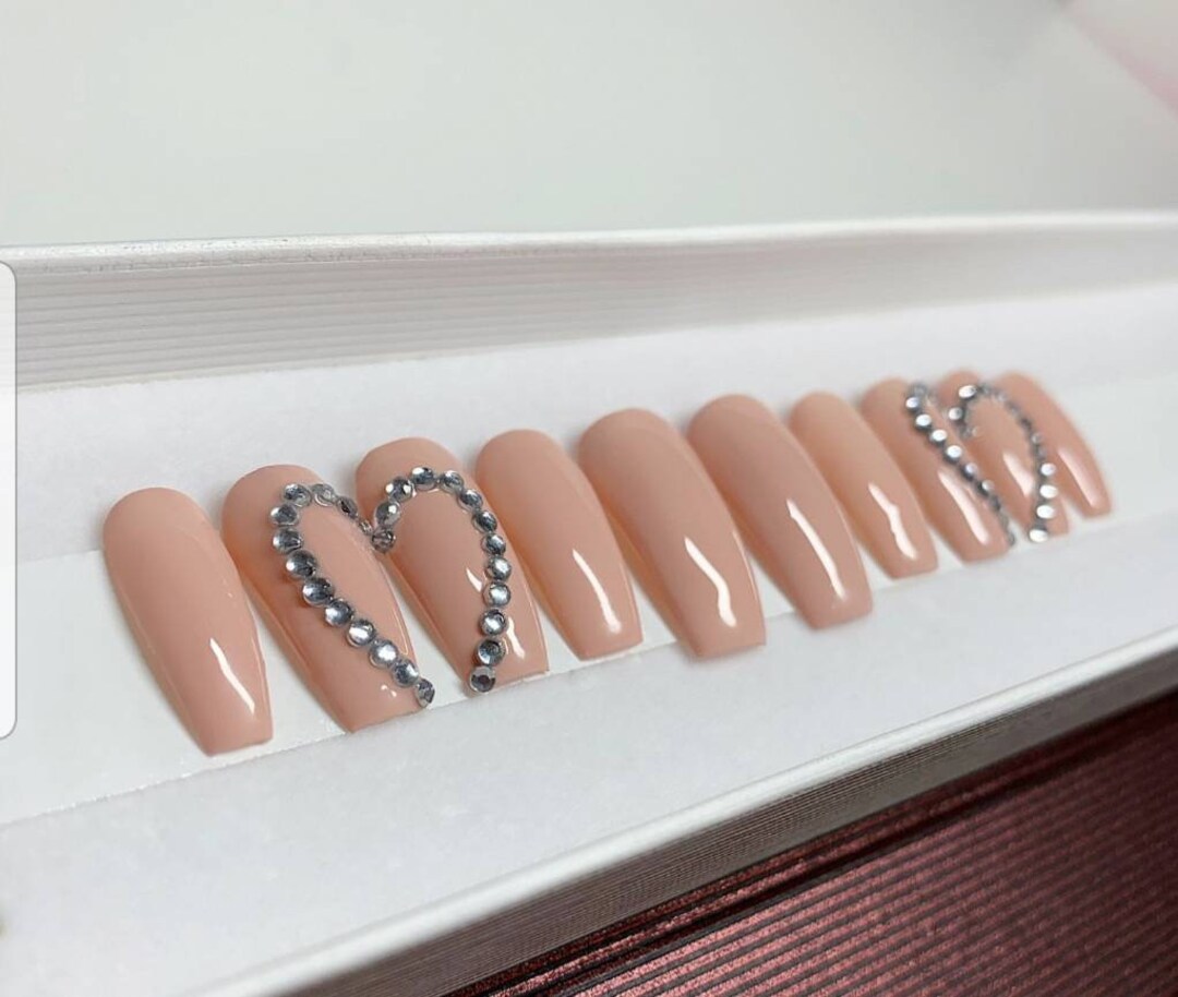 Broken Heart Nude Press On Nails Nägel Kunstnägel Aufklebnägel Fake Gel Nägel in nude mit strass