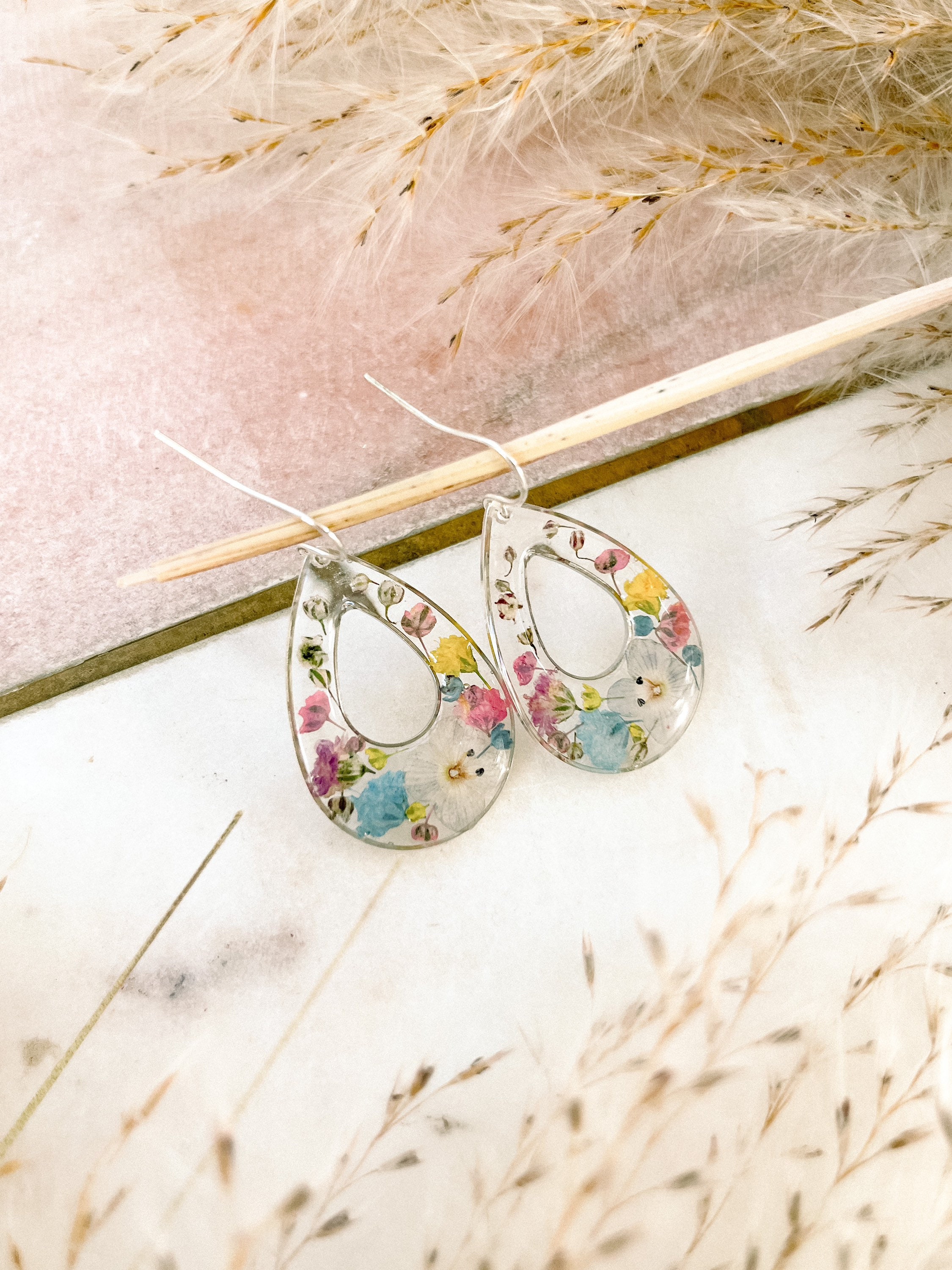 Pressed Flower Earrings in Resin, Hoop Earrings, Ladies Jewellery