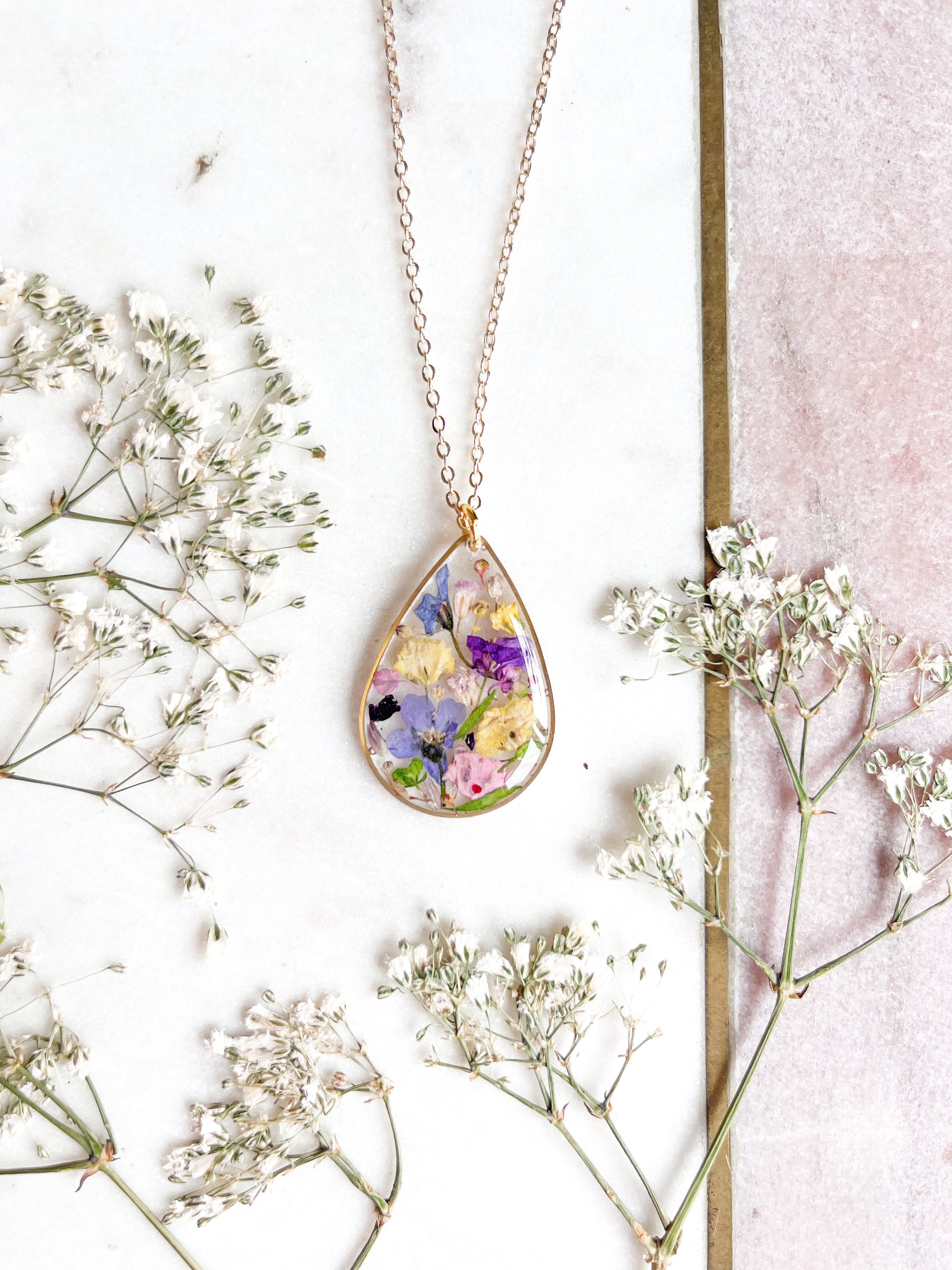 Pressed Wild Flower Pendant Necklace On 22K Gold Plated Fine Chain/Boho Chic Pressed Flowers Jewellery Floral