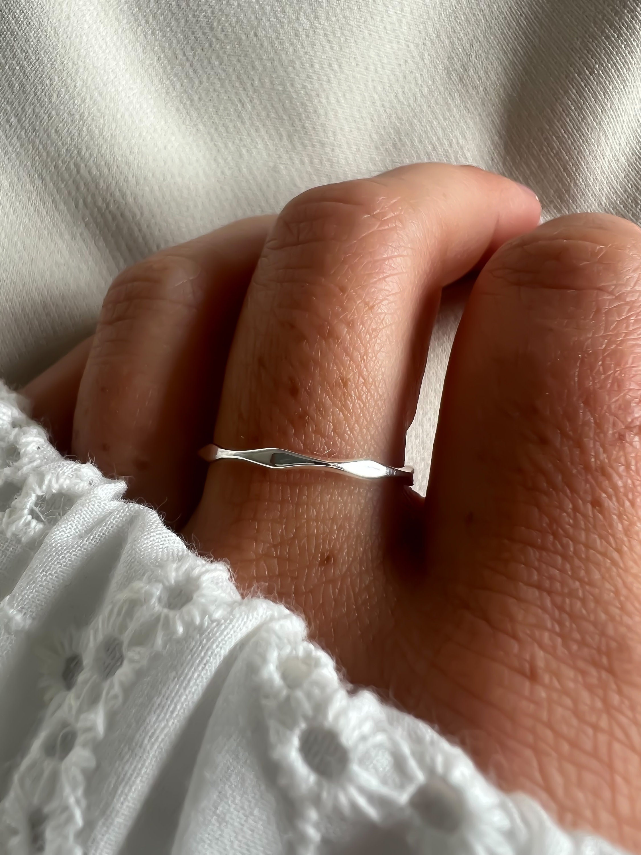 Thin Diamond Shape Banded Silver Ring. Dainty Ring, Simple Minimalistic Ring