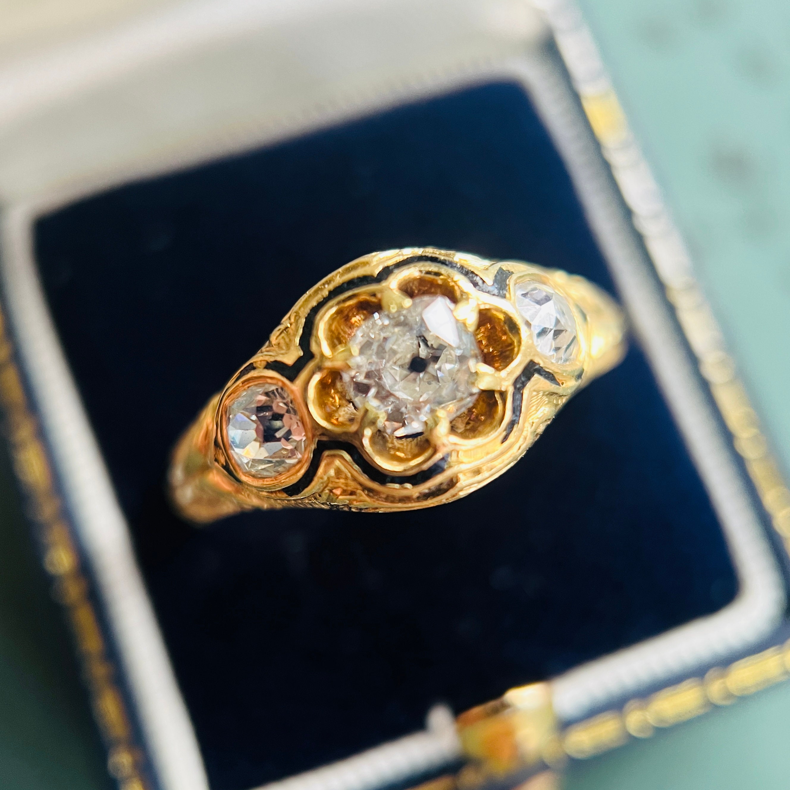 Victorian Ring, 3 Stone Ring, Antique Diamond Gold 18K 1870S