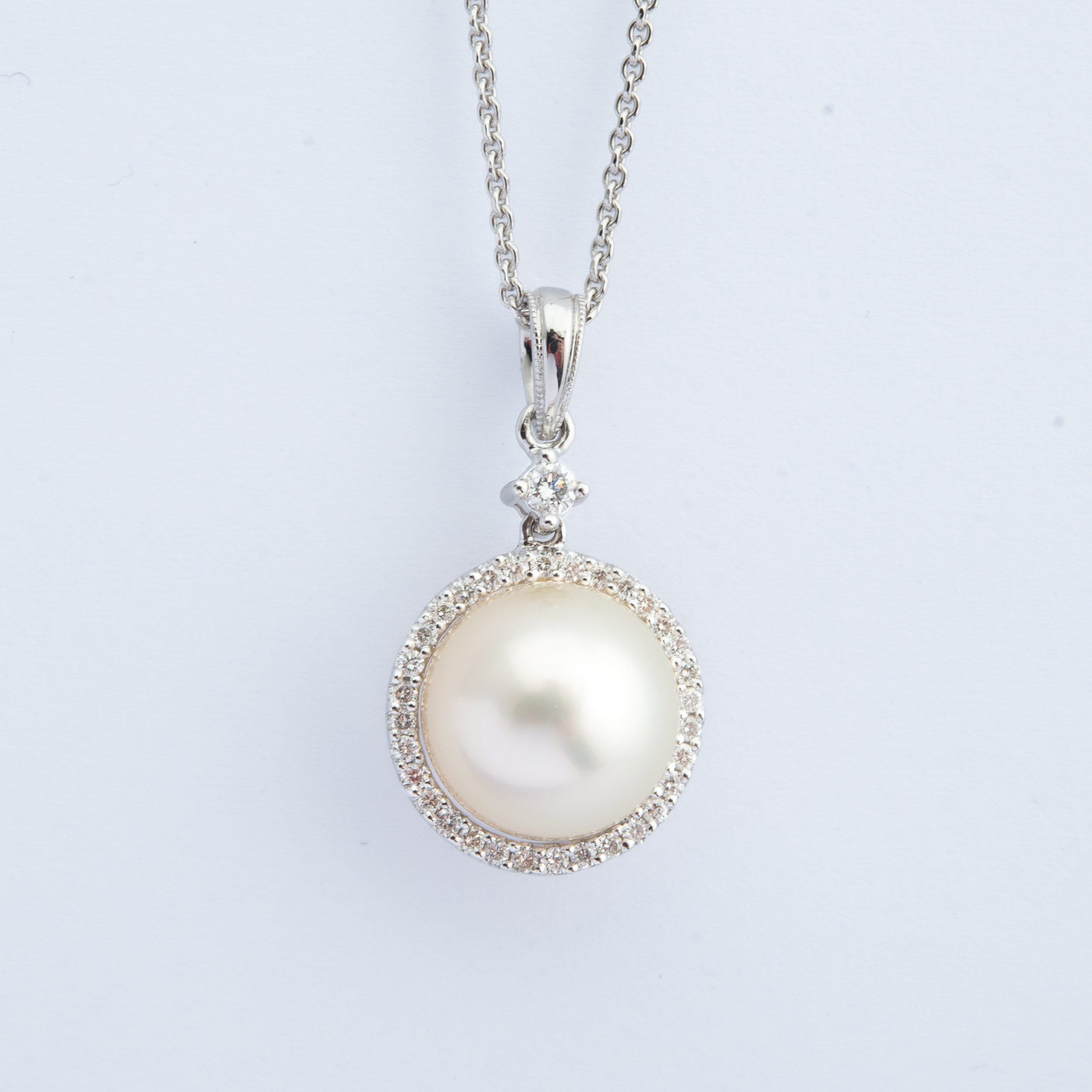 Pearl & Diamond Pendant, White Fresh Water Cultured 18K Gold