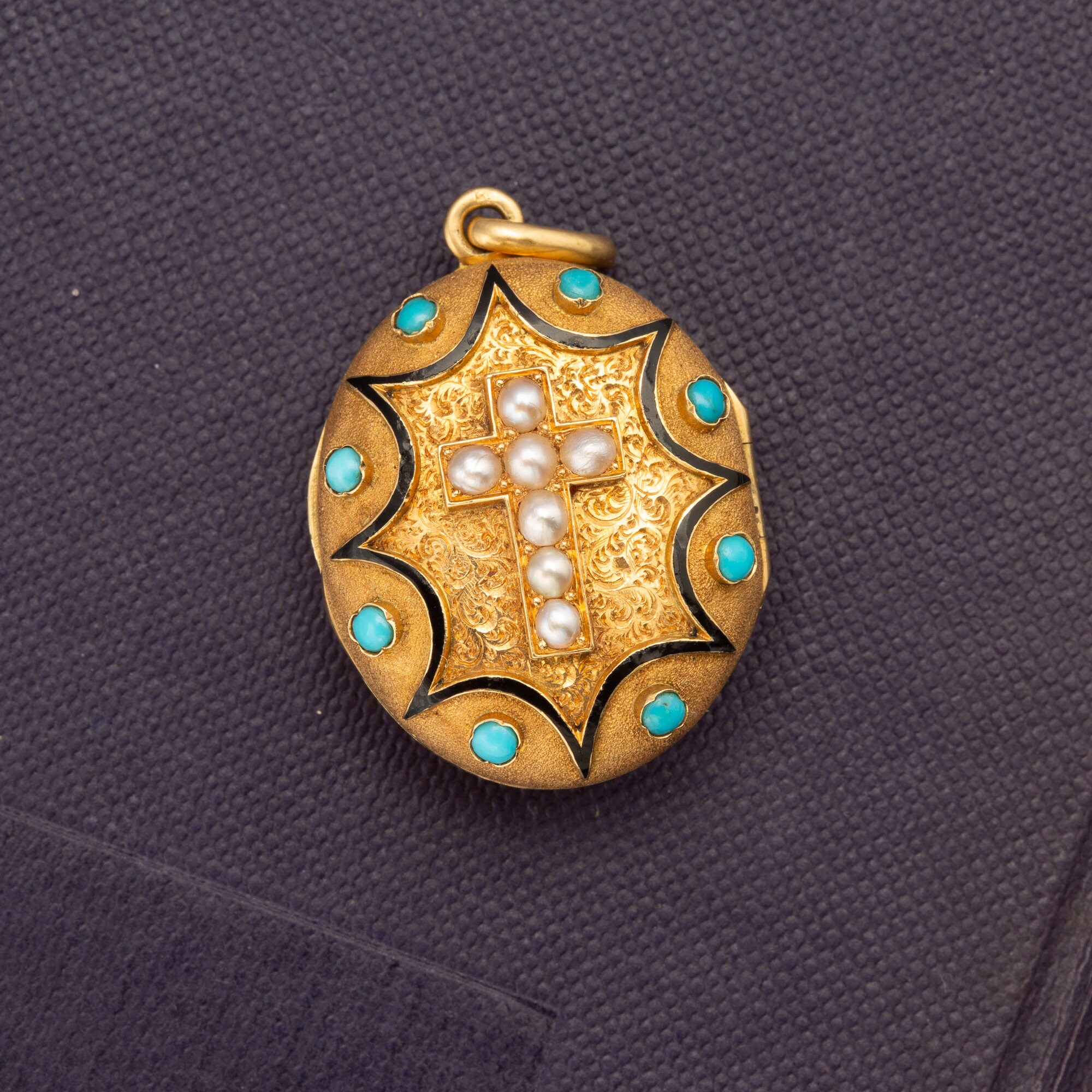 Victorian Locket Pendant, Antique 18K Yellow Gold 1880S