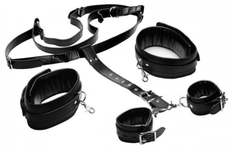 Кляп со страпоном XR Brands Ride Me Mouth Strict Leather, черный XRAC735 - XR Brands - Кляпы шары - Купить