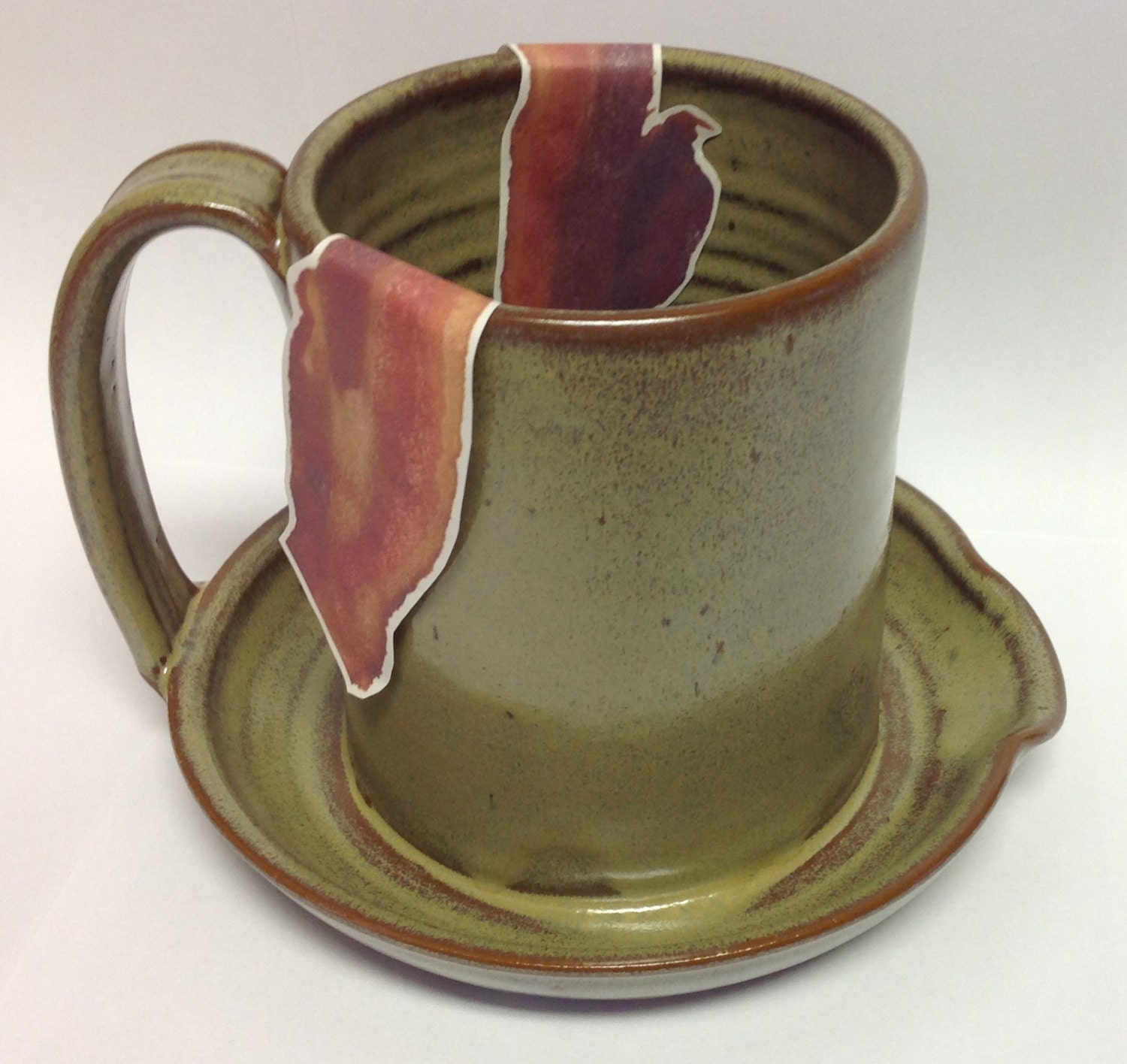 Traditions Pottery handmade Microwave Bacon Cooker, for microwave and oven. Crispy bacon in minutes