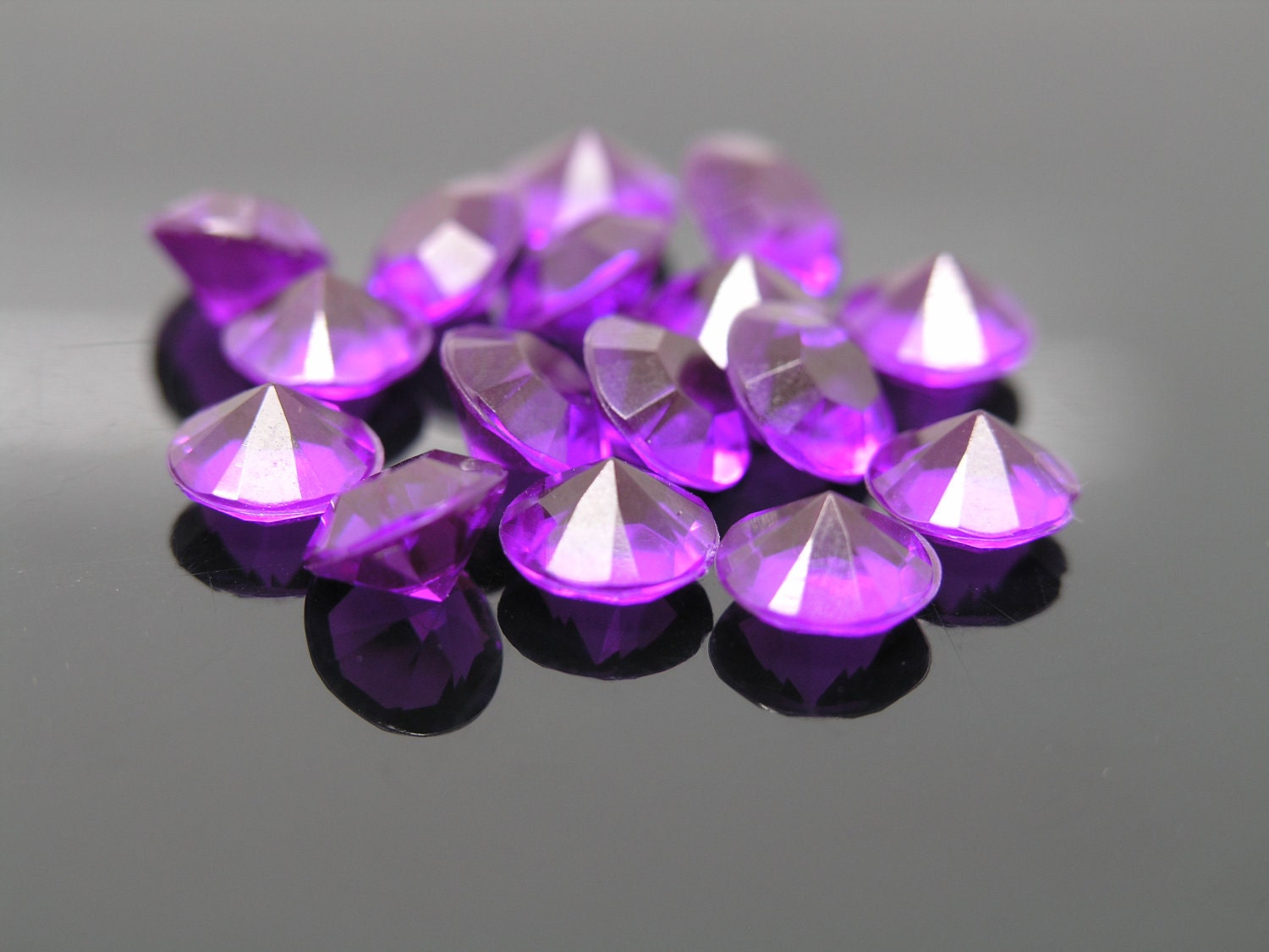 Анальная пробка Diamond Purple Sparkle Large, фиолетовый 4010-05Lola - Lola Toys - Анальные пробки со стразами - Купить