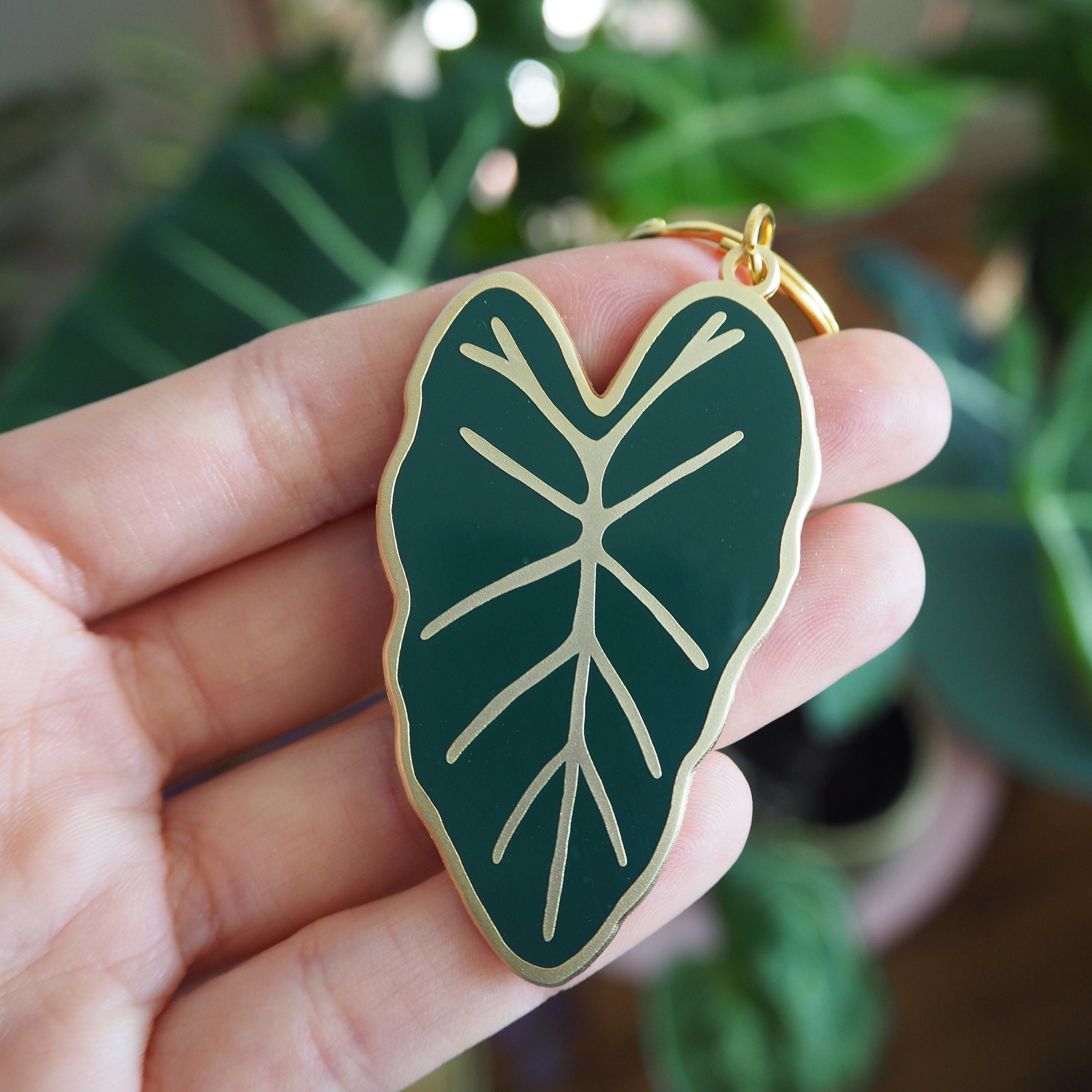 Alocasia Keyring - Tropical Leaf Enamel House Plant Keychain Gift For Lover New Home