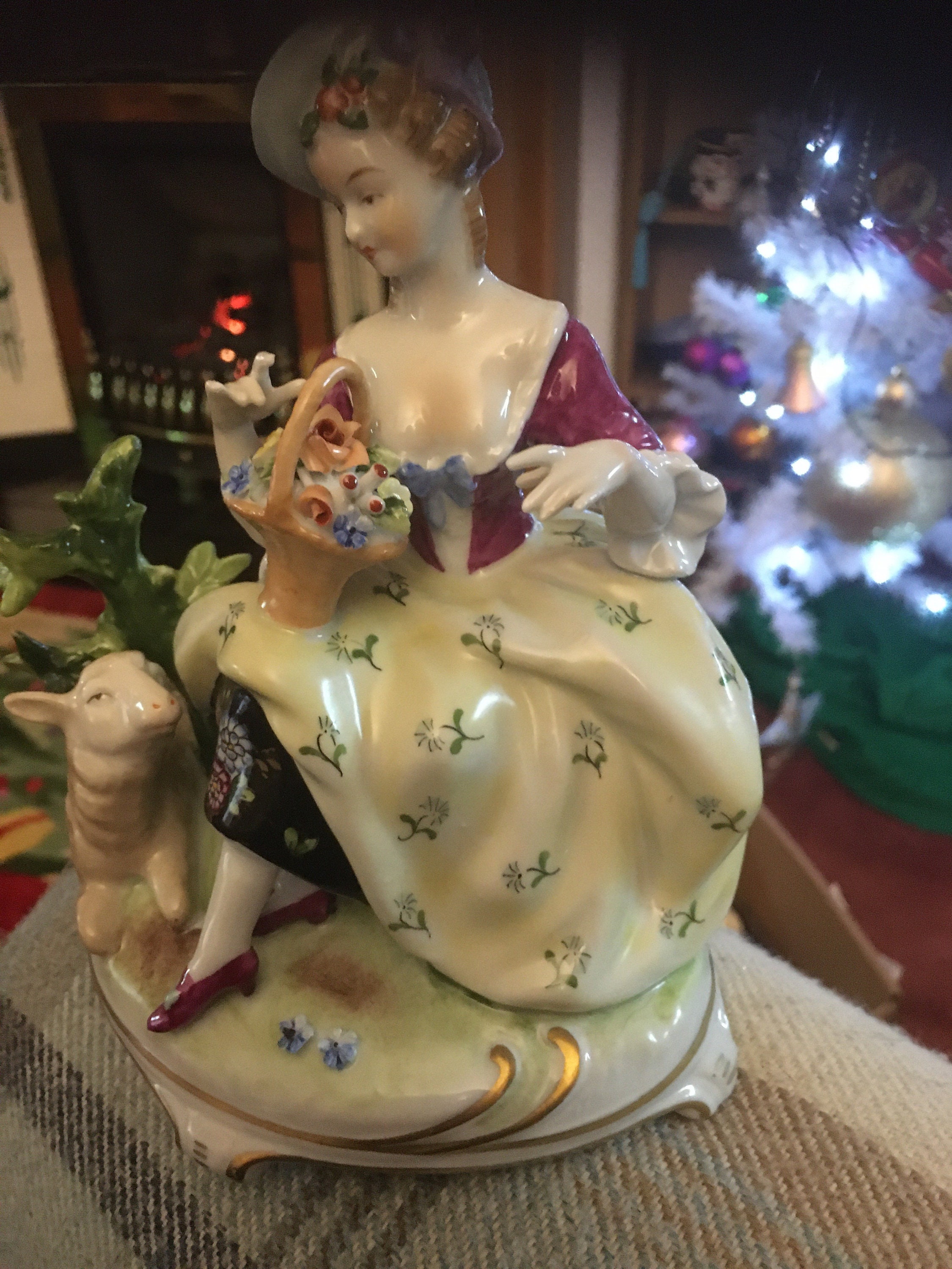 Underweissbach Porzellanfigur