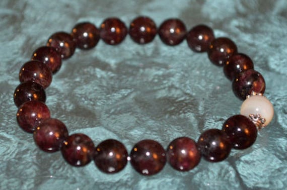 Véritable Bracelet de grenat nacre de racine de chakra de cœur Régénération Protecteur Apaisant, Relaxant, Émotions calmantes, Endurance, Intuition