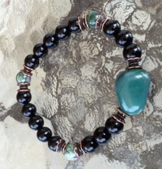 Bracelet de guérison en perles de mala faites à la main en onyx noir et agate bleue - pour les cauchemars de dépression, amitié, coeur élevé, chakra du coeur BP et Detoxificati