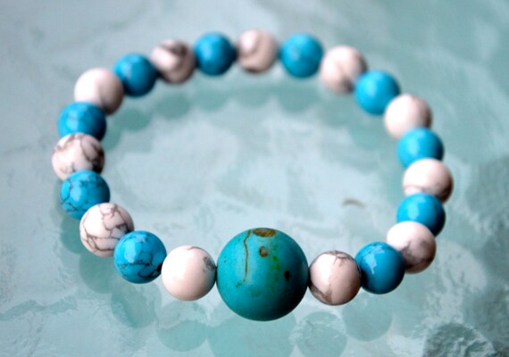 Howlite & Turquoise Bracelet de perles de guérison à la main Mala - Pour l'amitié, le BP élevé, le chakra du coeur, la désintoxication, l'insomnie, le 7e chakra