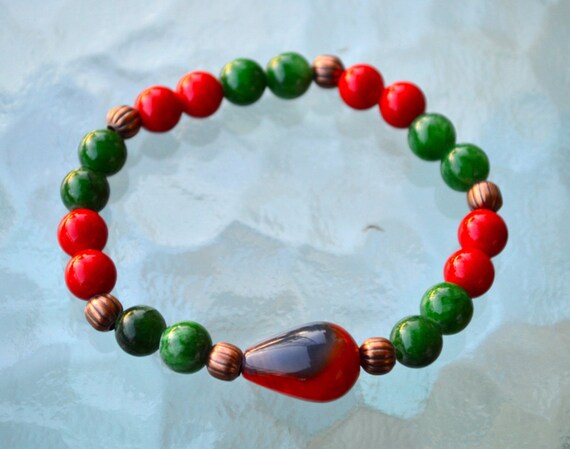 Bracelet en corail rouge jade avec poignet en jade vert et perles de guérison - attire l'amour Aide le raisonnement clair Inventivité Opinion équilibrée Authenticité