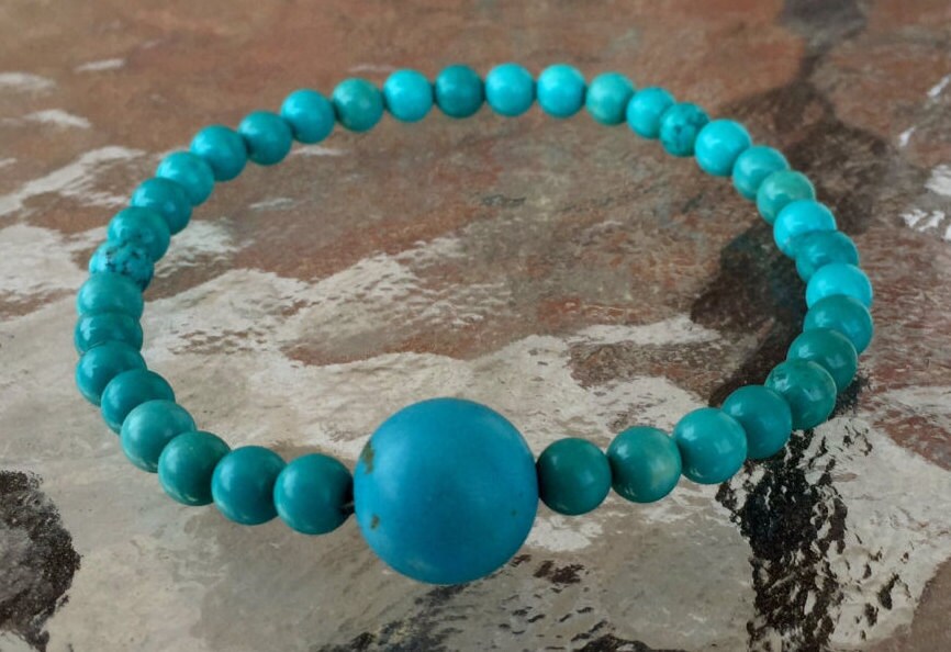 Bracelet de perles de guérison à la main turquoise Mala - Pour l'amitié, le BP élevé, le chakra du coeur, la désintoxication, l'insomnie, le 7e chakra