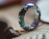 Raw Emerald Ring, May Birthstone Ring, Gemstone Ring, Resin Ring, Purple Ring, Pressed Flower Ring, Floral Jewelry, Emerald Jewelry