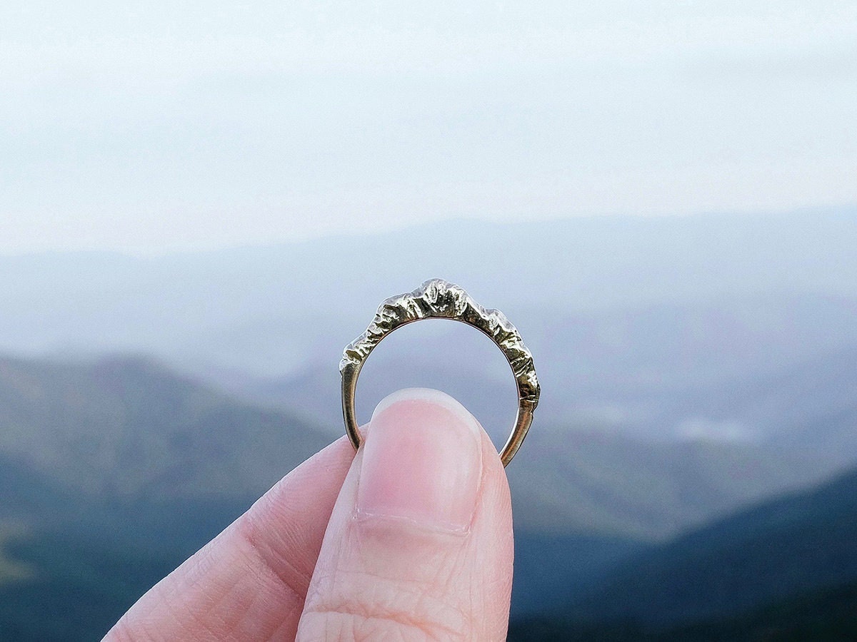 Silver mountain ring from Everli