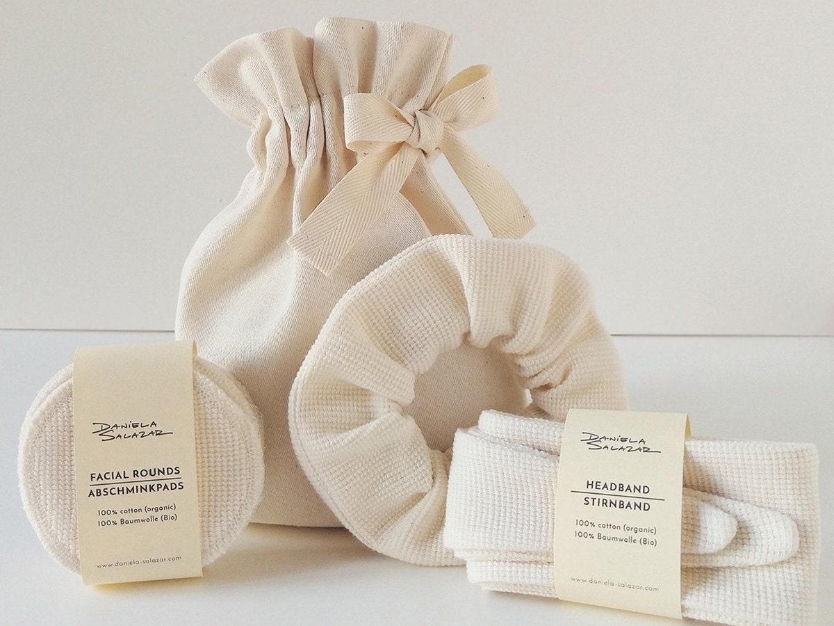 A set of reusable cotton spa accessories.