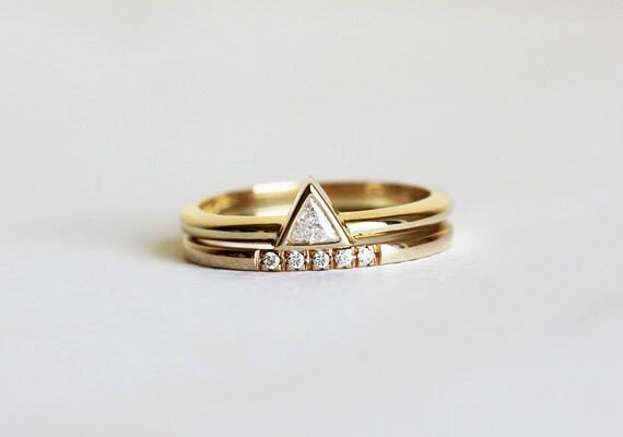 alternative-engagement-ring-triangle-cappucine-001