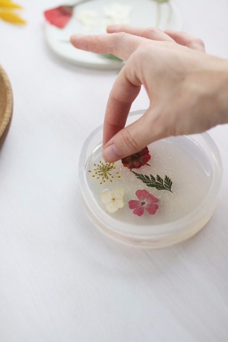 How to Make Resin Dried Flower Coasters - Hobbies on a Budget