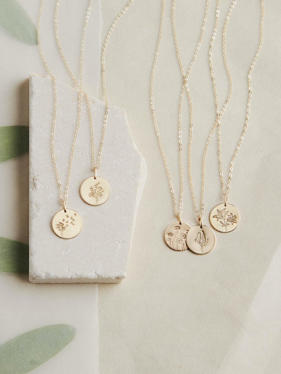 Floral pendant necklaces and other meaningful Mother's Day gifts from Etsy