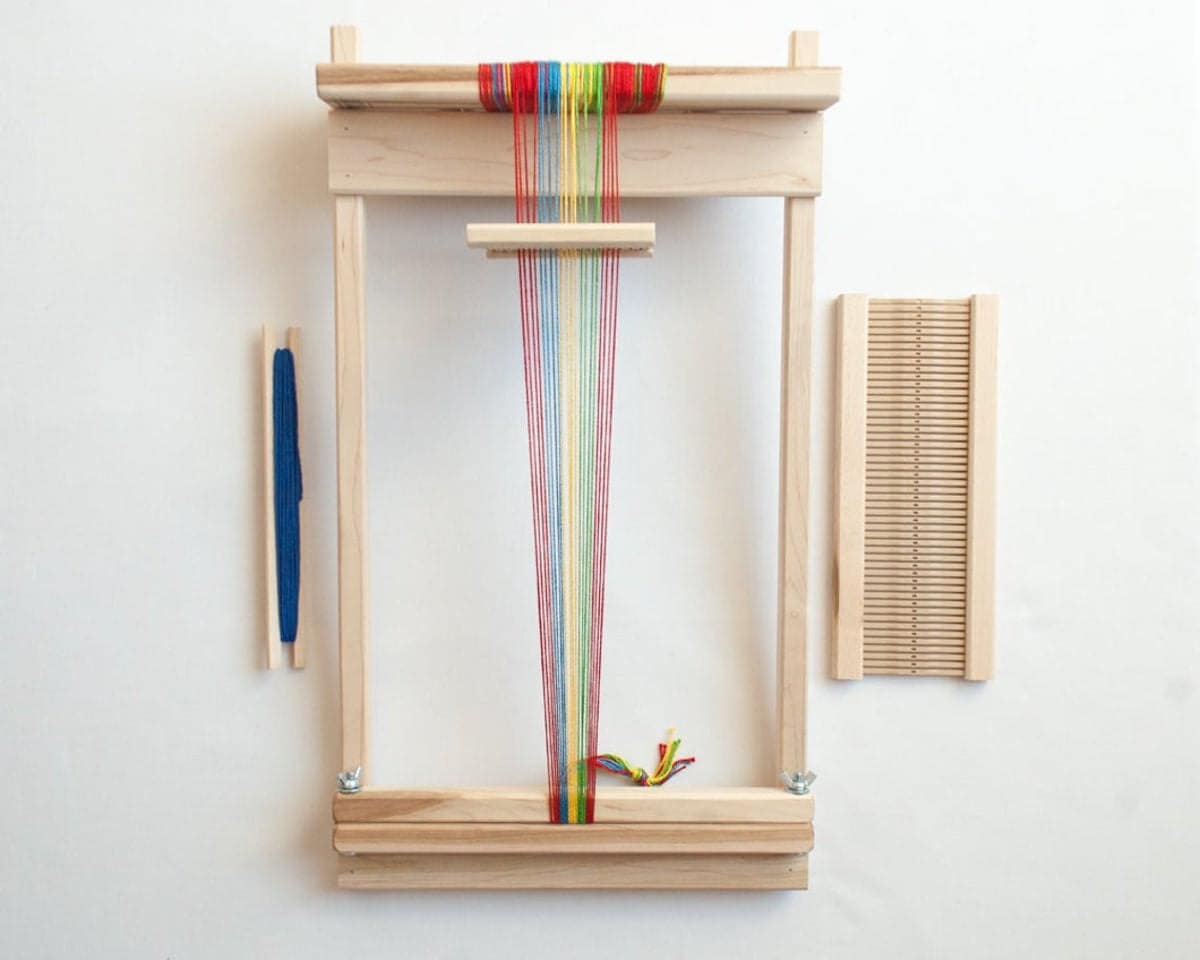 Beginner's 10" rigid heddle loom from Oake and Ashe