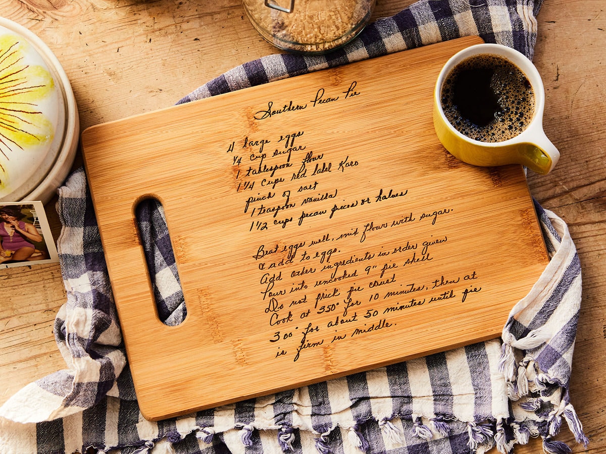 recipe-engraved cutting board from 3dcarving