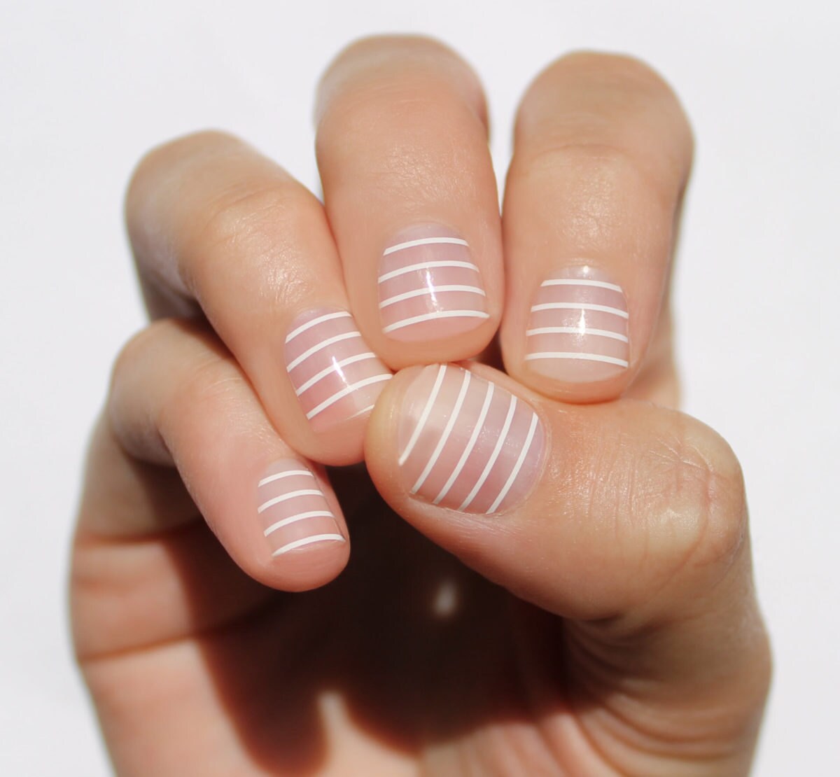 white-nail-stripes