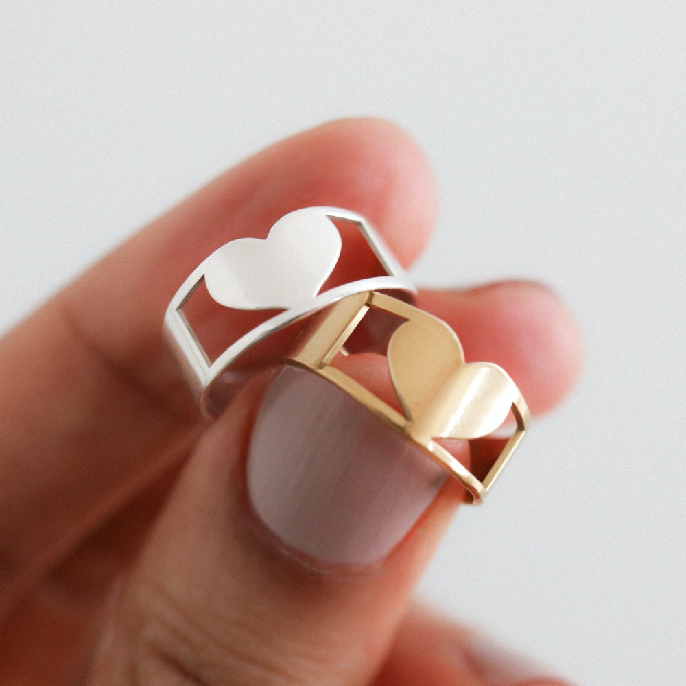 Silver and gold engravable heart rings from EVREN.