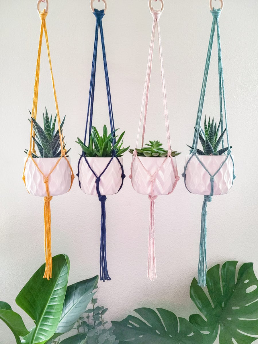 Simple macrame plant hangers from Sweet Home Alberti