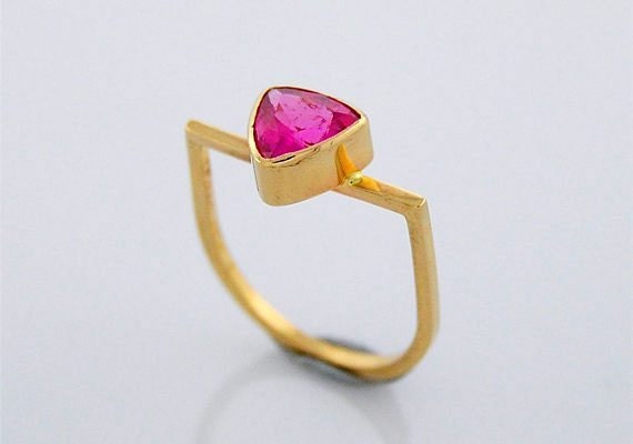 alternative-engagement-rings-shape-pink-002
