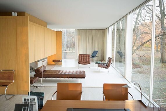 Farnsworth_House_by_Mies_Van_Der_Rohe_-_interior-2