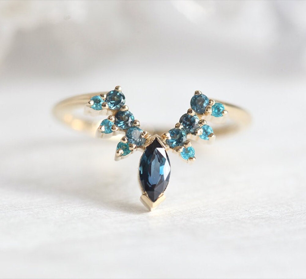A marquise sapphire ring from MinimalVS