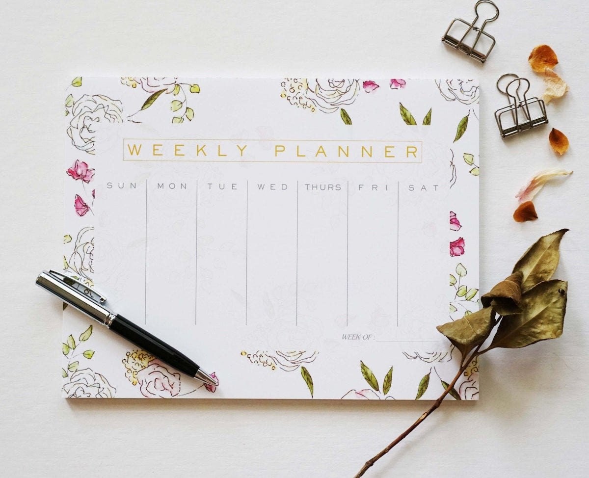 Tear-off weekly planner from Ginably