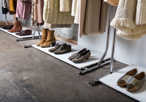 vaux-vintage-showroom