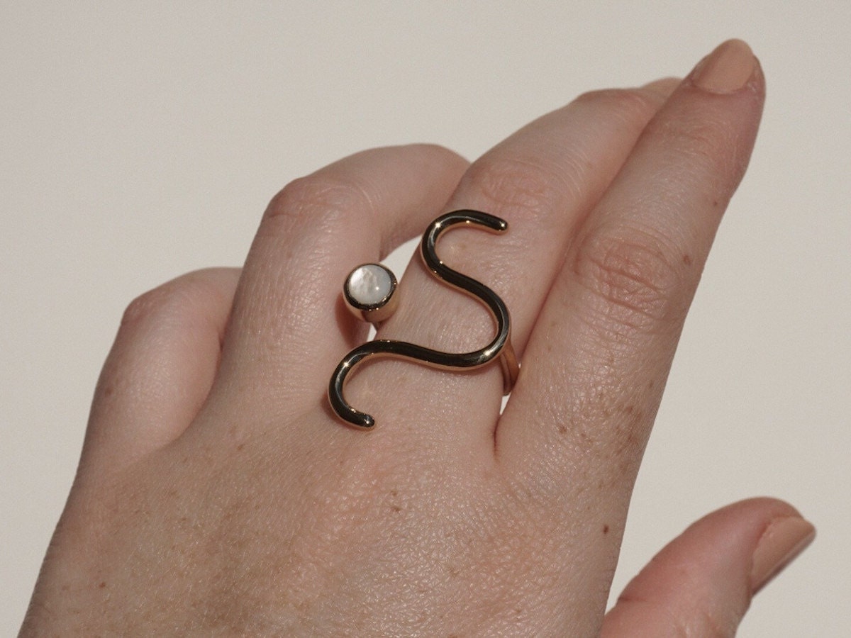 A silver squiggle ring from Aleishla