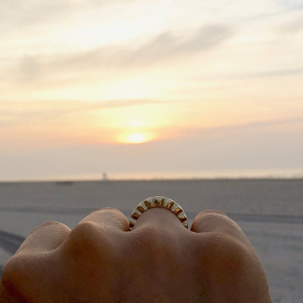 A sunrise ring from Everli