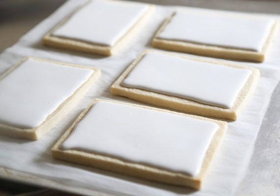 coloring-book-cookies-etsy-blog-sprinklebakes-heather-baird-diy-dry