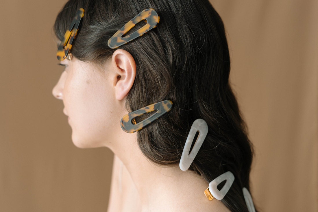 90s-inspired hair clips from Foe & Dear