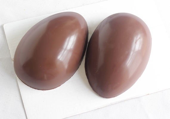 how-to-make-a-hollow-chocolate-egg-heather-baird-sprinklebakes-etsy-011