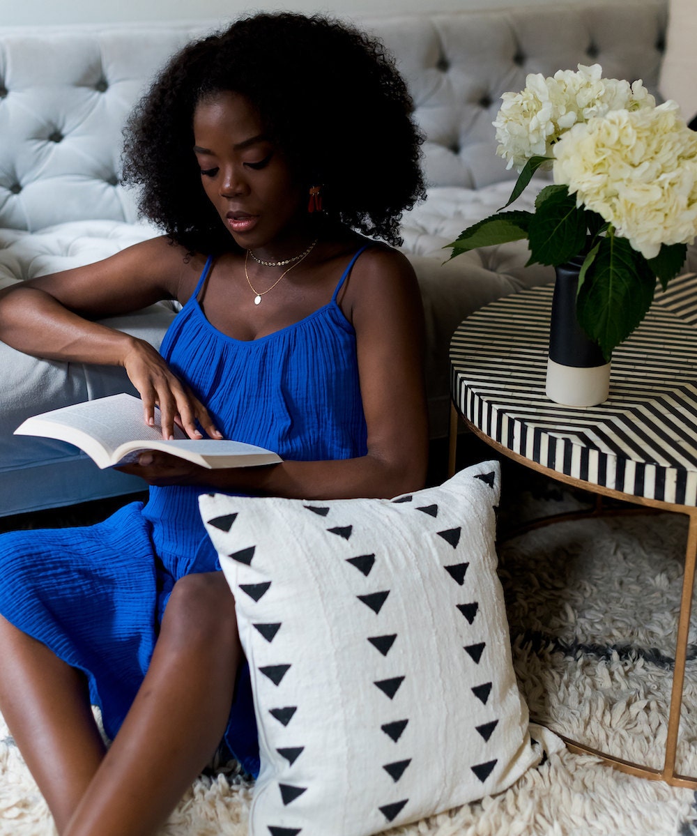 @simplycyn with her Etsy pillow and vase