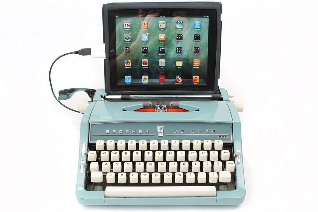 joline-van-den-oever_usb-typewriter-1024x683